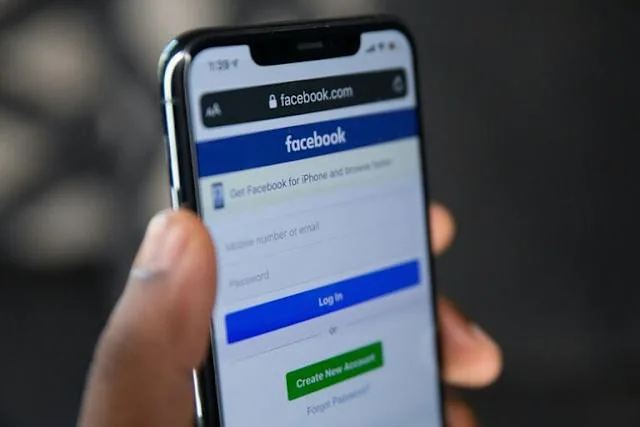 italianos subían fotos íntimas de sus esposas en Facebook