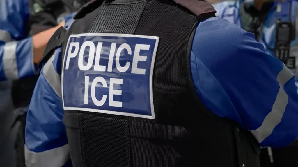California exige a escuelas alertar a familias si llega ICE