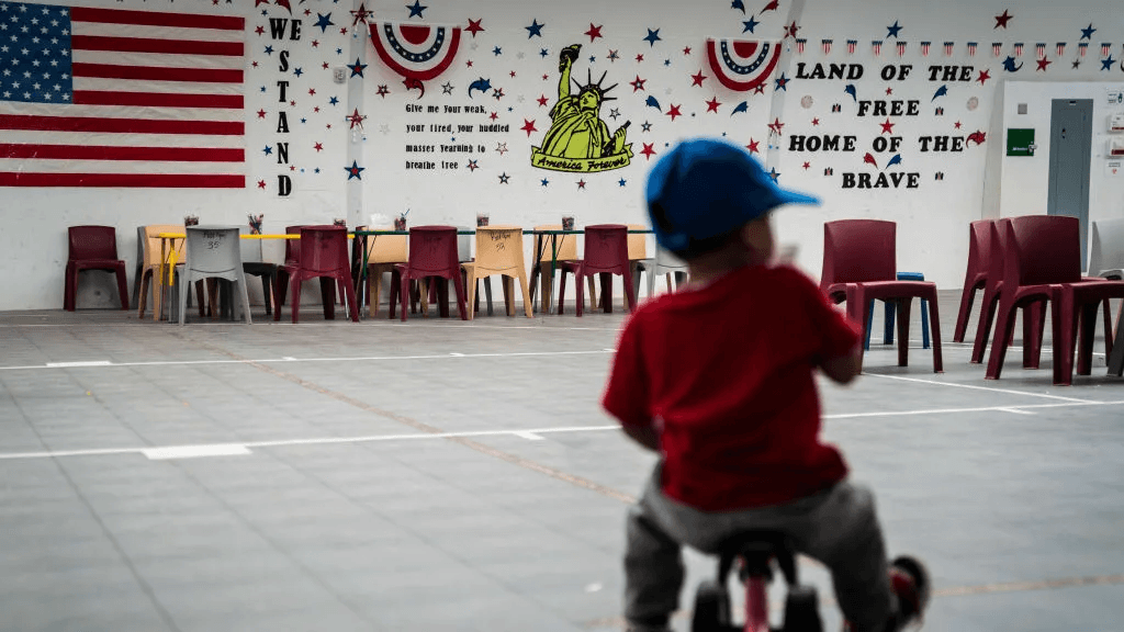 ¿Qué pasa en los centros de ICE en Texas? Denuncian abusos a niños