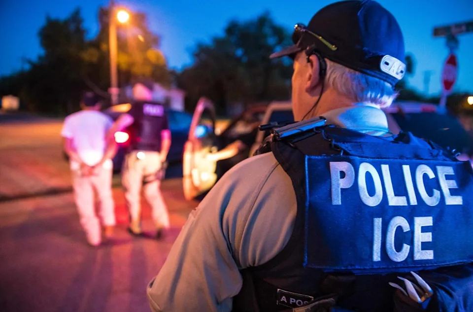 Madre hispana exige justicia por muerte bajo custodia de ICE