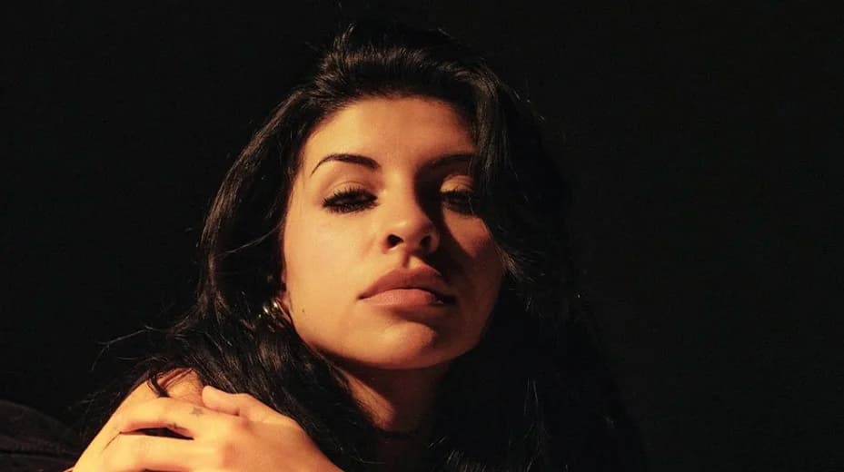 Cazzu revela que Christian Nodal impide que su hija viaje con ella