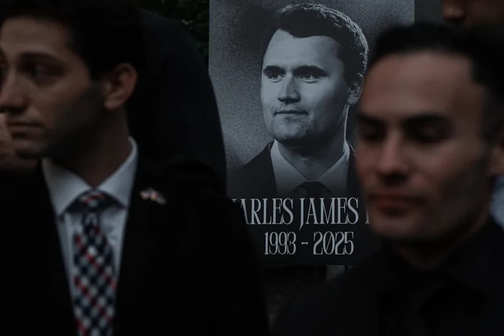 despiden a directora por criticar a Charlie Kirk