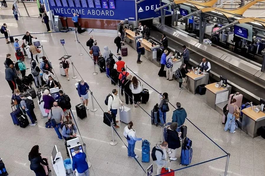 Caos en aeropuertos de EE.UU. por cierre del Gobierno