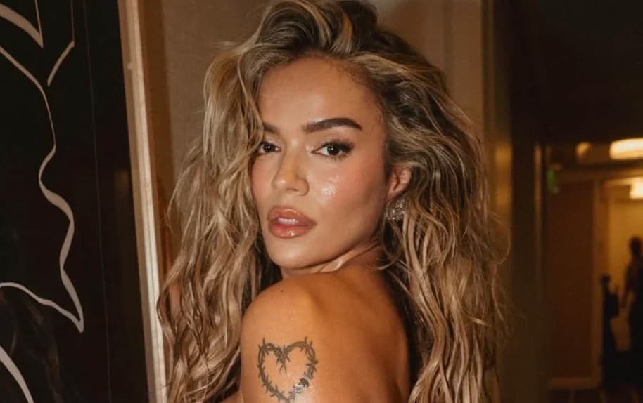 Karol G roba miradas en el Vogue World 2025