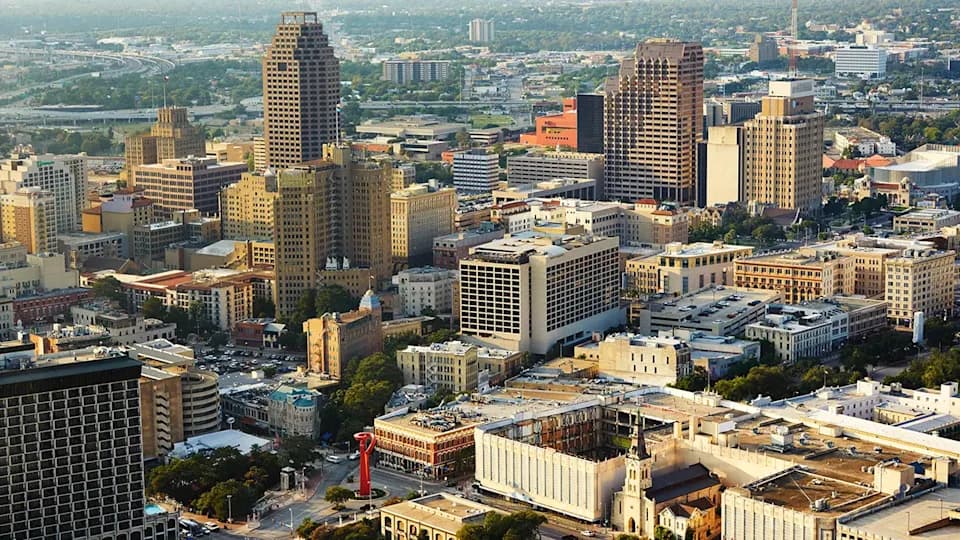 Operativo en Texas rescata a más de 30 niños desaparecidos