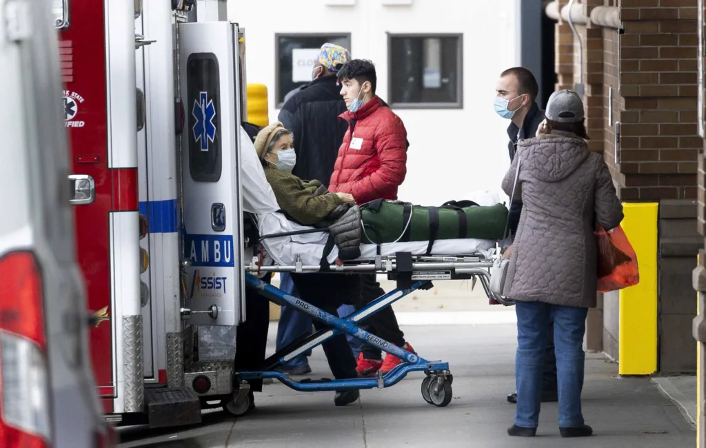 Periodista es hospitalizado tras empujón de ICE en Nueva York