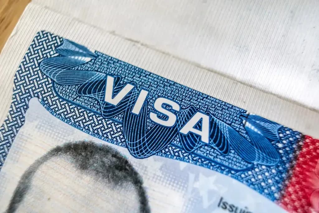 Estados Unidos suspende procesamiento de ‘Green Cards’ para refugiados y solicitantes de asilo