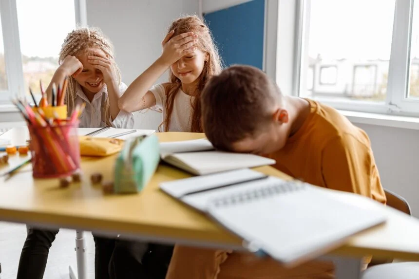 Estrés escolar: guía para cuidar la salud mental de tus hijos