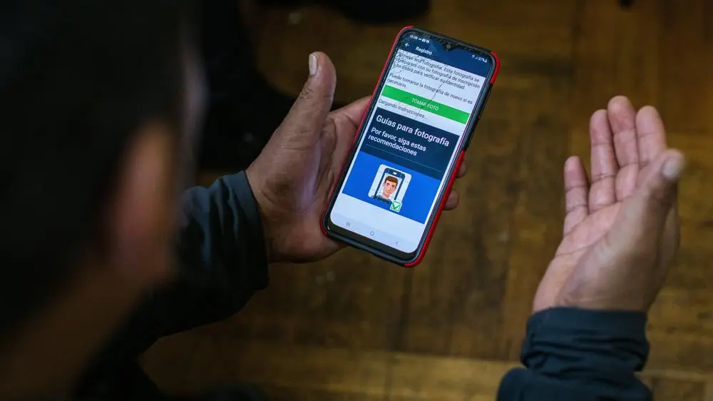 ICE planea rastrear a menores migrantes por teléfono