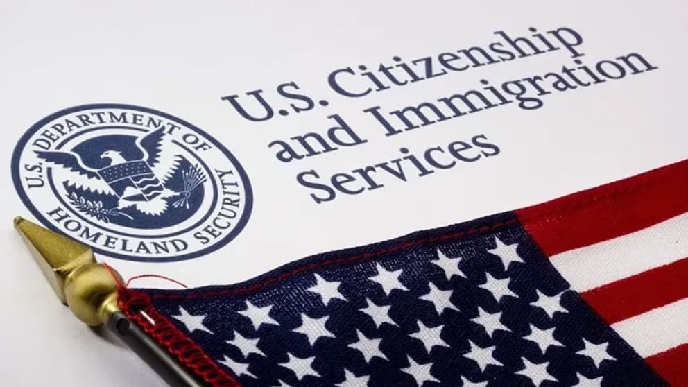 ¿A quién afecta la pausa de USCIS en casos de asilo?