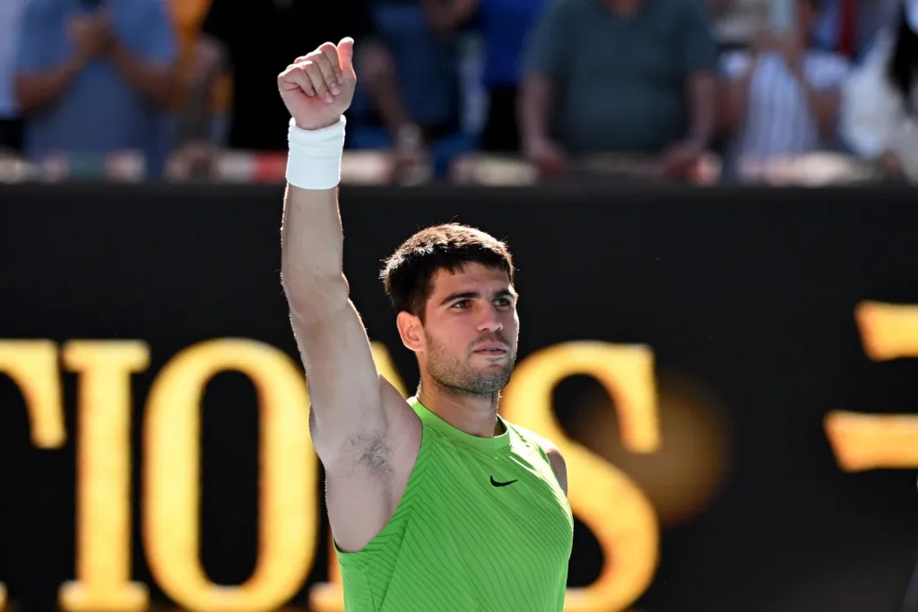 Carlos Alcaraz avanza a tercera ronda en Australia