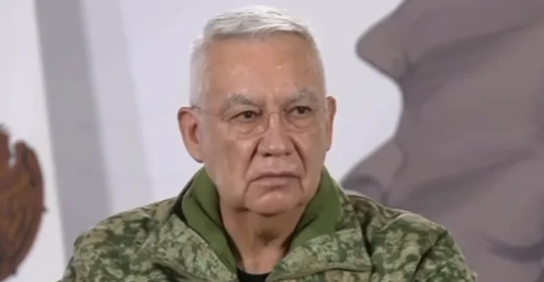 Secretario de la Defensa llora tras muerte de militares por "El Mencho"
