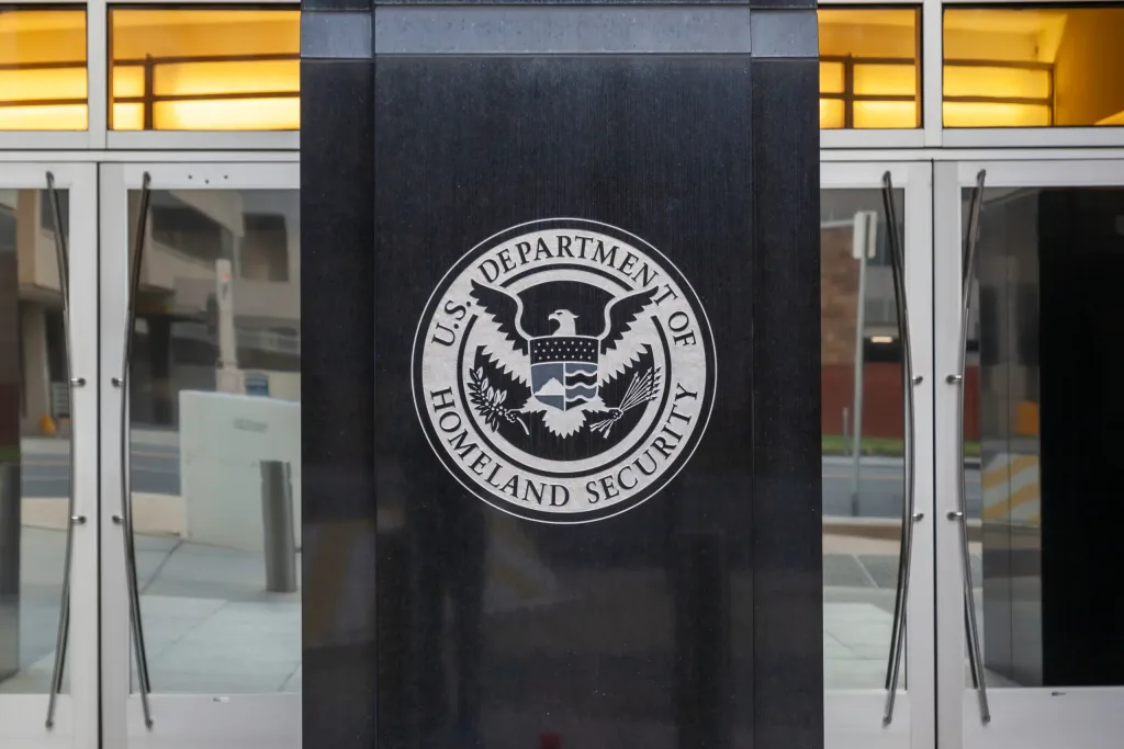 Estas son las nuevas tarifas del DHS para el asilo