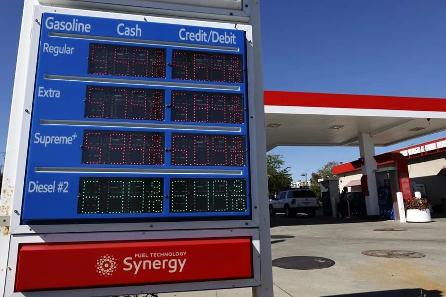 Californianos cruzan a Tijuana por combustible