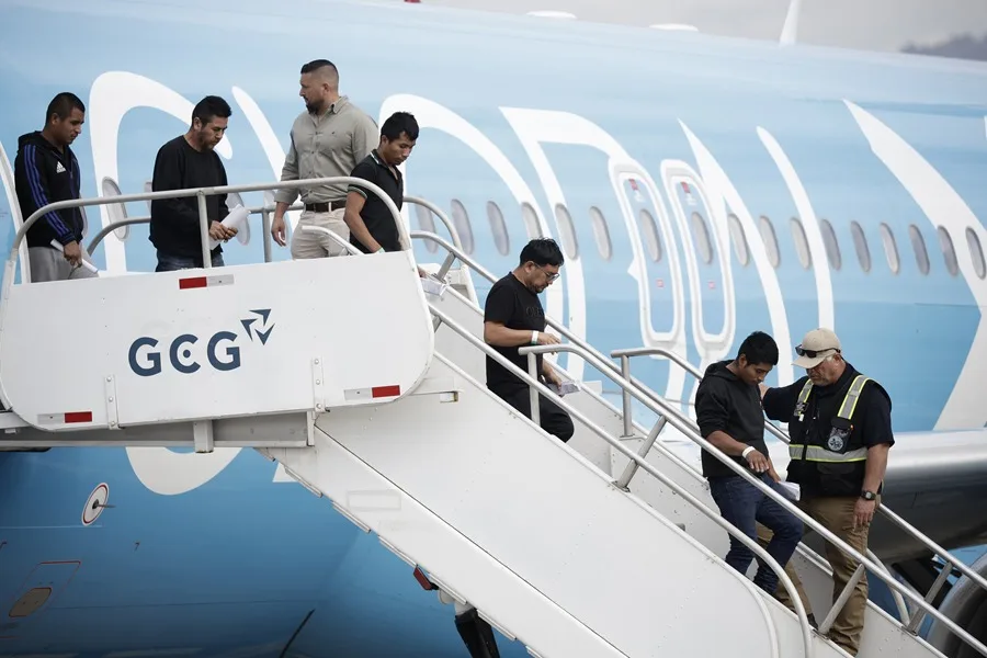 Costa Rica recibe a primeros deportados tras acuerdo con USA