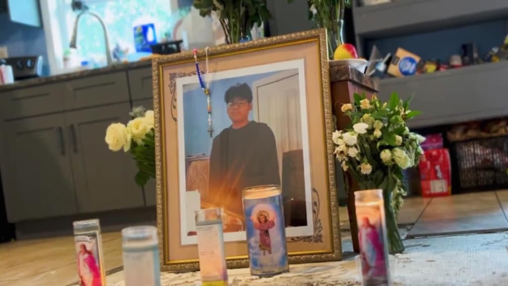 Joven hispano se suicida tras la deportación de su padre a México