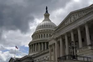 Republicanos en contiendas reñidas ahora se preocupan por ICE