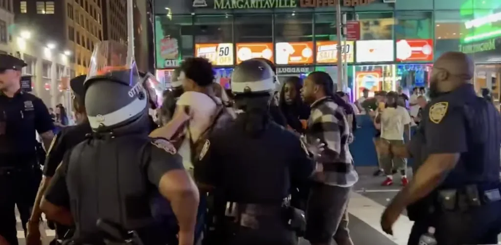 Times Square: Tiroteo tras festejo de Knicks deja un herido