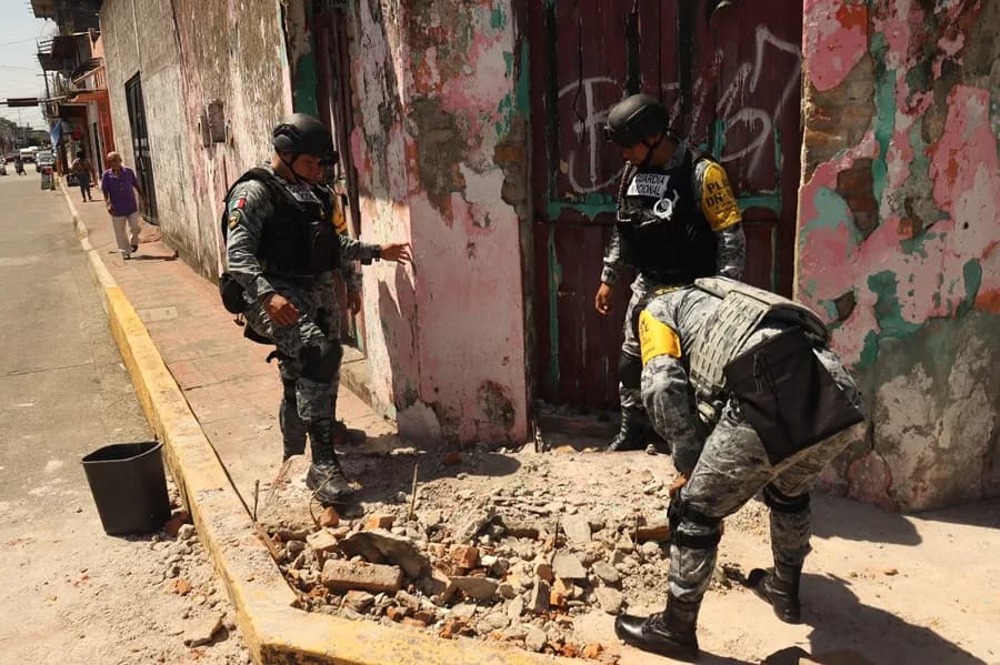 ¡Alerta de tsunami! Fuerte sismo de 7.4 sacude el sur de México
