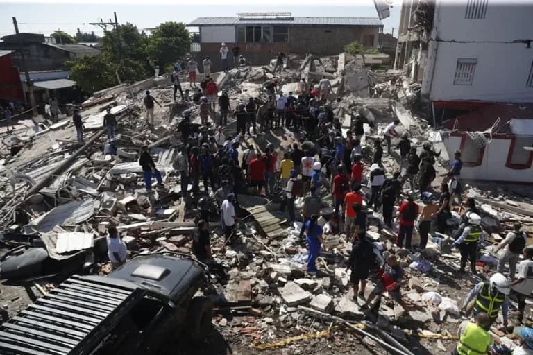 Terremoto 7.4: ¿Cómo contactar a tus familiares en Colombia?