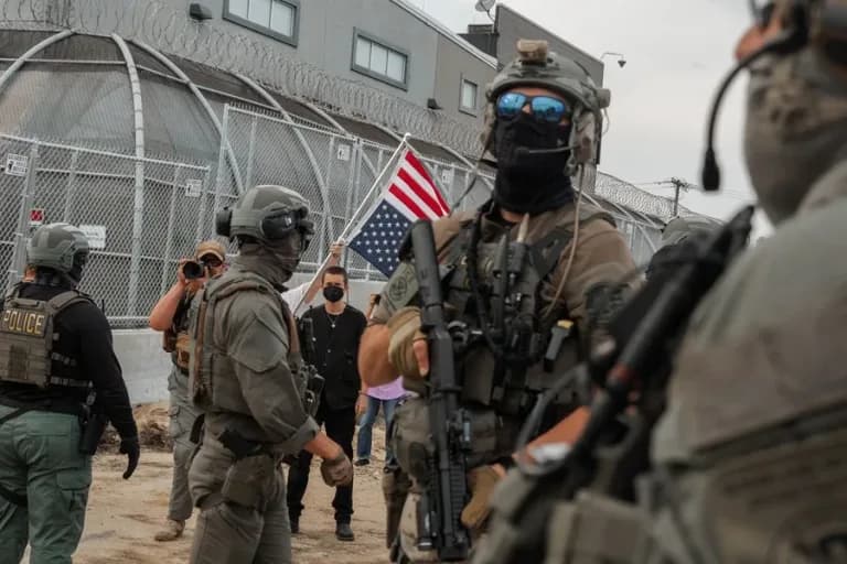 Fallo judicial limita las detenciones de ICE en California