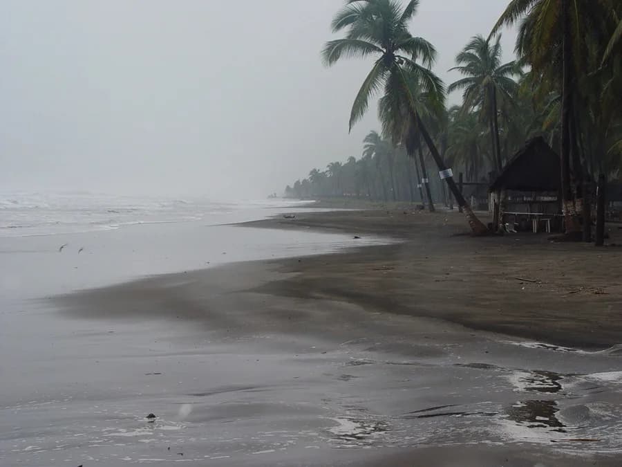 ALERTA: Huracán Polo alcanza categoría 5 por aguas cálidas de El Niño