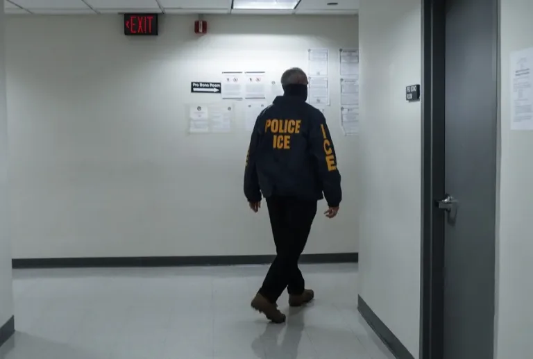 ALERTA: ICE oculta la ubicación de miles de detenidos con órdenes de deportación