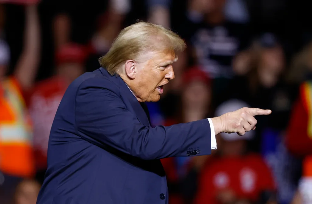 Puede Trump deportar a donde le dé la gana