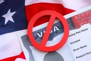 EE.UU. cancela más de 250.000 visas en 2026: ¿a quiénes afecta y por qué?