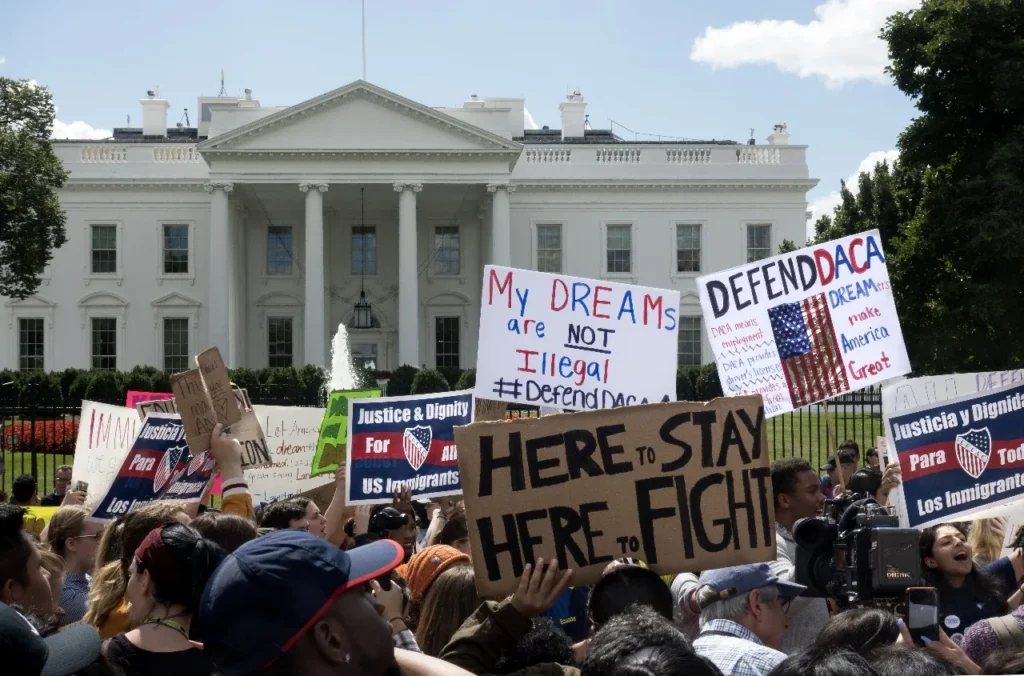EN PORTADA: DREAMERS BAJO ATAQUE