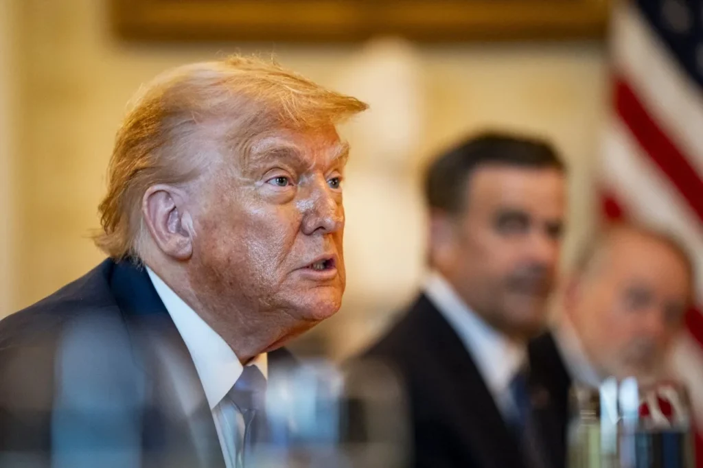 EN PORTADA: TRUMP ROMPE CON SU BASE
