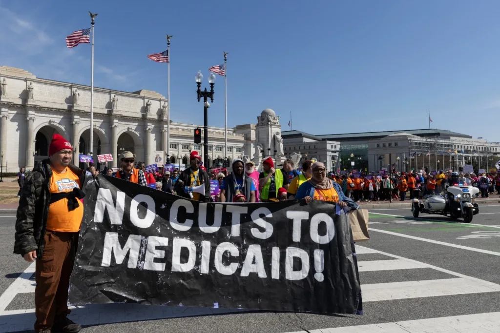 EN PORTADA: CRISIS EN MEDICAID
