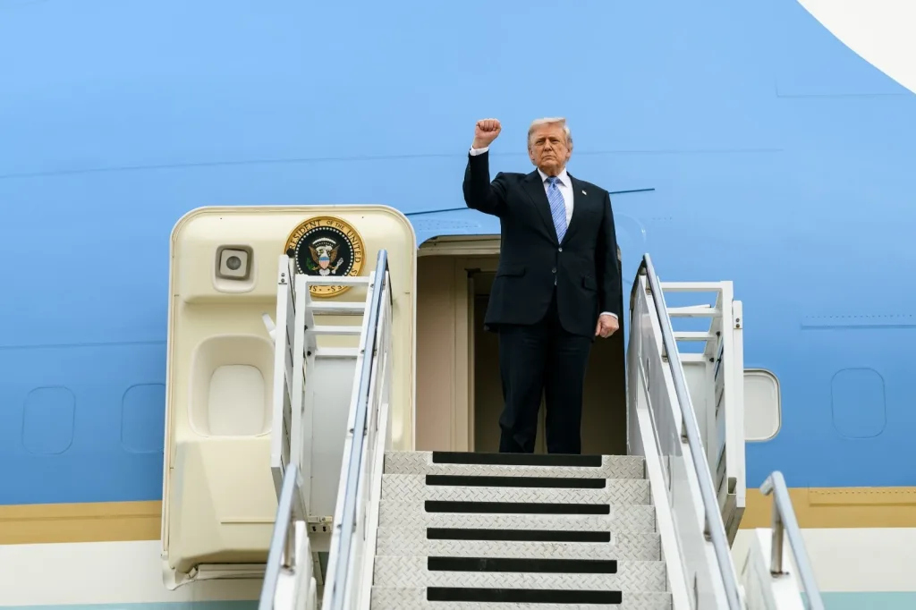 EN PORTADA: SE BURLAN DE TRUMP